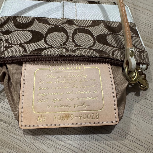 Coach Vintage Y2K Signature Khaki & Ivory Jacquard Small Wristlet Style 40028 - Picture 7 of 8